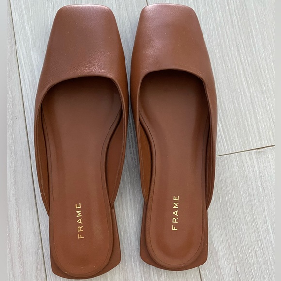 Frame Denim Shoes - FRAME tobacco leather le town square-toe mules in brown, size 36 1/2